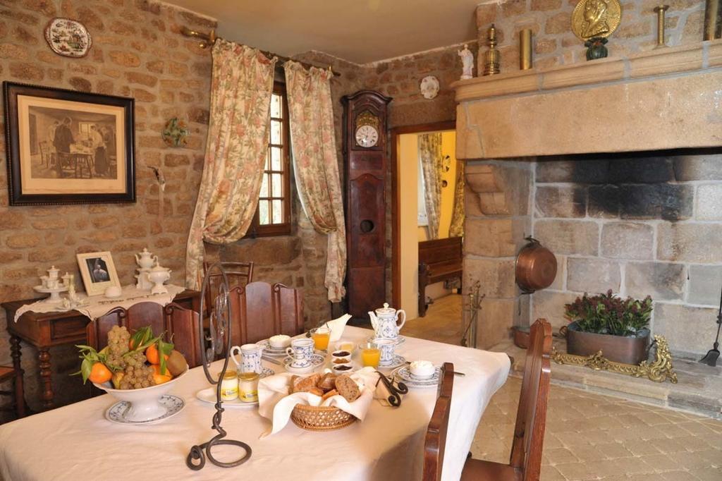 La Forge De La Coudraie Bed and Breakfast Pleugueneuc Εξωτερικό φωτογραφία